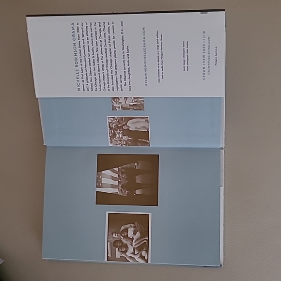"Becoming" by Michelle Obama Hard Cover EUC - Picture 4 of 9